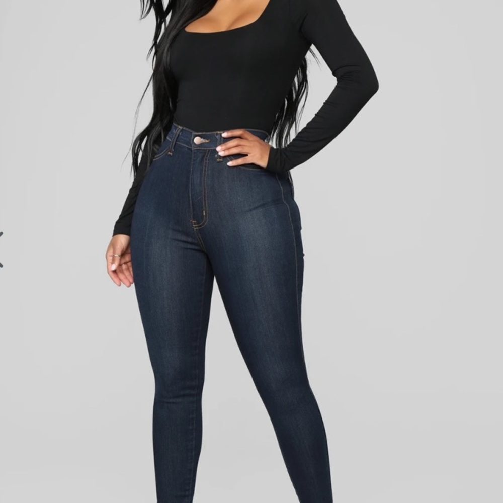 Fashion Nova high-waisted dark wash skinny jeans size 3 short